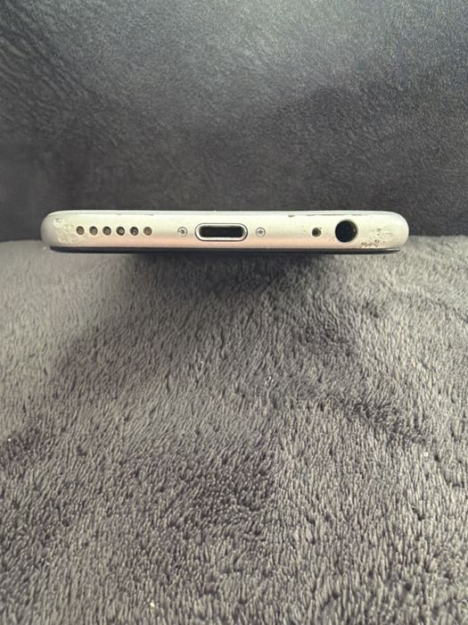 Iphone 6s 64 GB stan bardzo dobry, oryginalne pudelko, bat 67%/100%