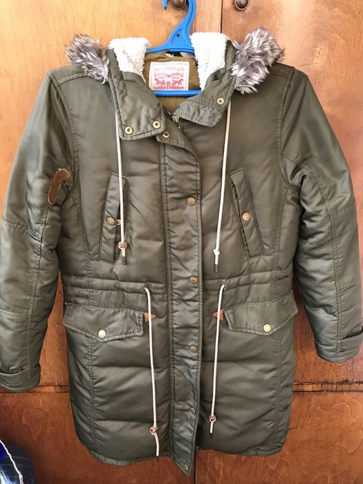 Пуховик Levis