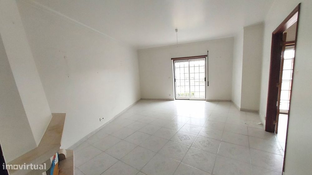 Apartamento T3 c/ garagem - centro de São Mamede - Próximo de Fátima