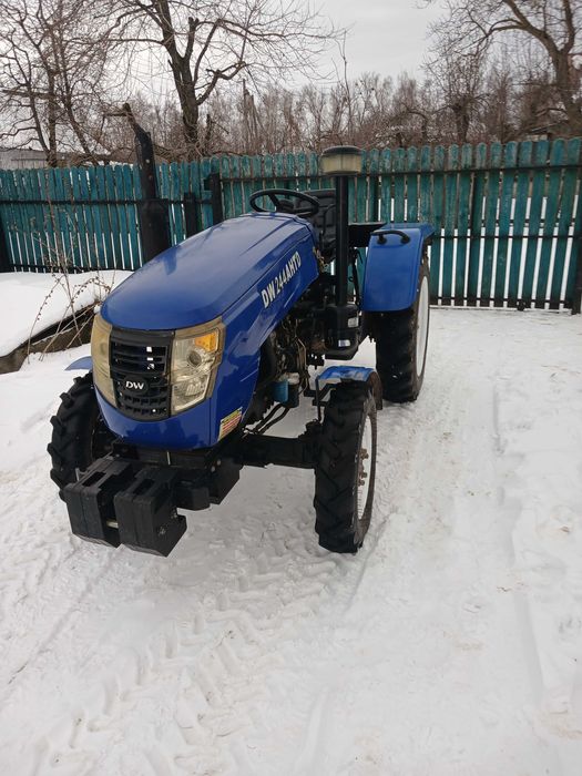 Трактор DW244AHTD