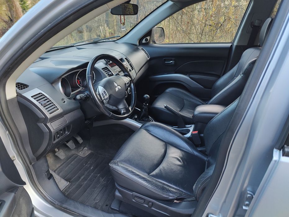 Mitsubishi Outlander XL 2.0D 4×4 7 місць 2007 рік для ЗСУ та