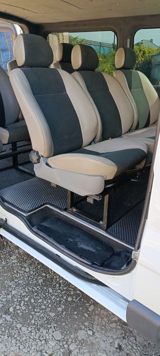 Мікроавтобус Opel Vivaro