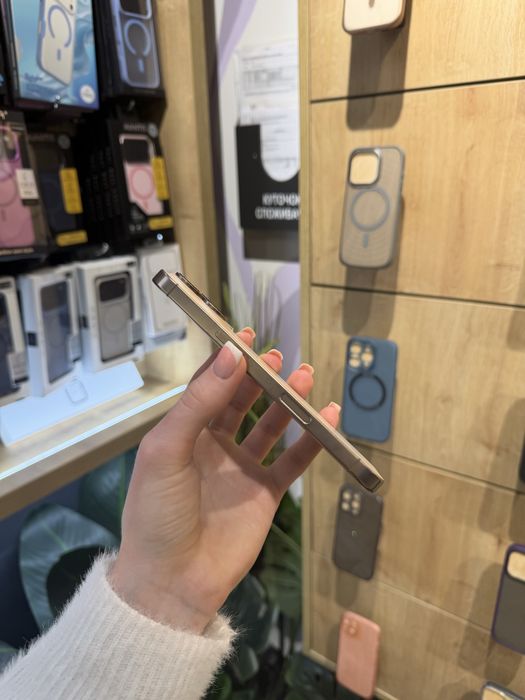 iPhone 16 Pro 256GB Desert