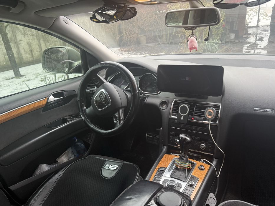 Продам Audi Q7 2007г