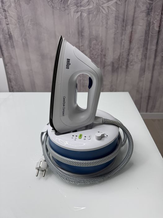 Żelazko Generator pary Braun CareStyle Compact IS 2043 BL