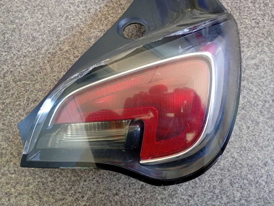 Lampa w błotnik prawy tył Opel Adam Europa