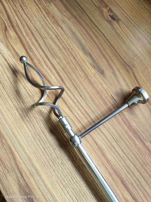 Karnisz metalowy w kolorze  srebra 240  cm