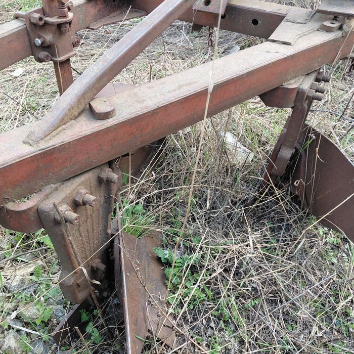 Продам плуг ПЛ-3,35