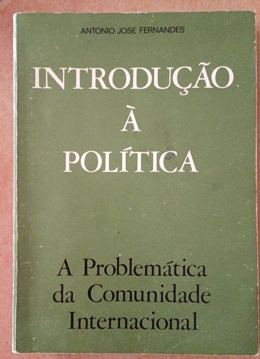 Introdução à política - António José Fernandes