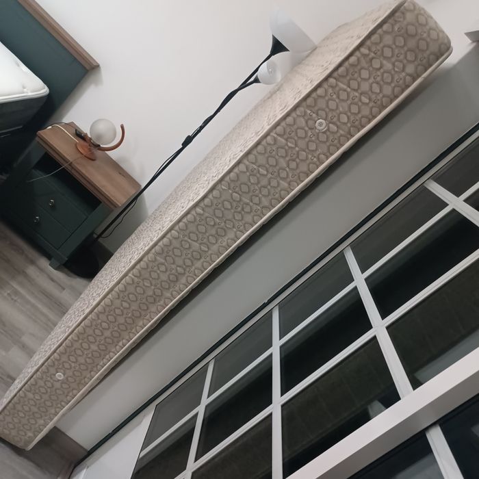 Colchão com pouco uso