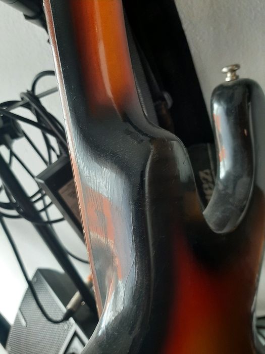 Guitarra Rara Jomadi Master