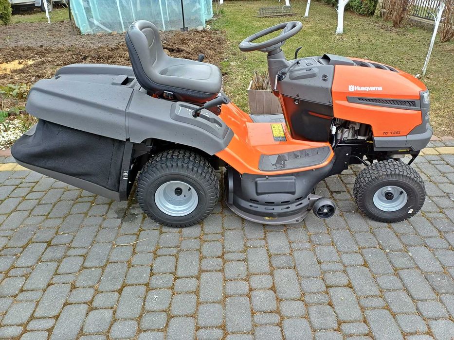 Traktorek kosiarka Husqvarna TC 138L  2023r. 64 godziny. Jak nowa.