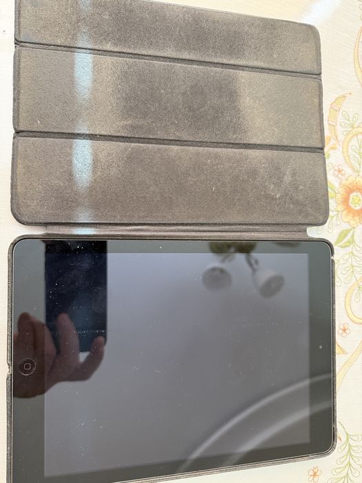 Apple iPad Air 1 32GB Wi-F   модель A1474.   iCloud відключений, можна одразу користуватися.  Повна комплектація