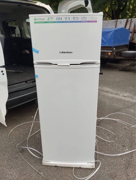 Продам Невеликий Б/У Холодильник Samsung RT32K5030S8.NoFrost.Доставлю