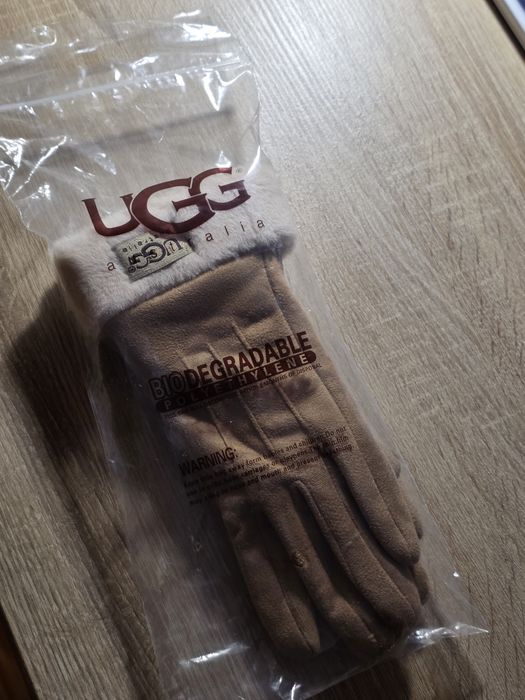 bezowe rękawiczki UGG