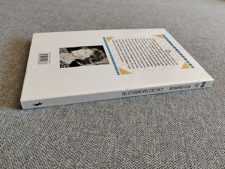 Livro "As estradas de pó" de Rosetta Loy