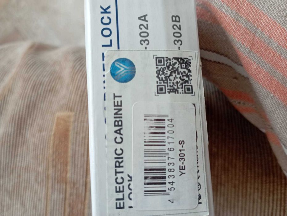 Продам замки мебельные YE301-S новые  3 шт.