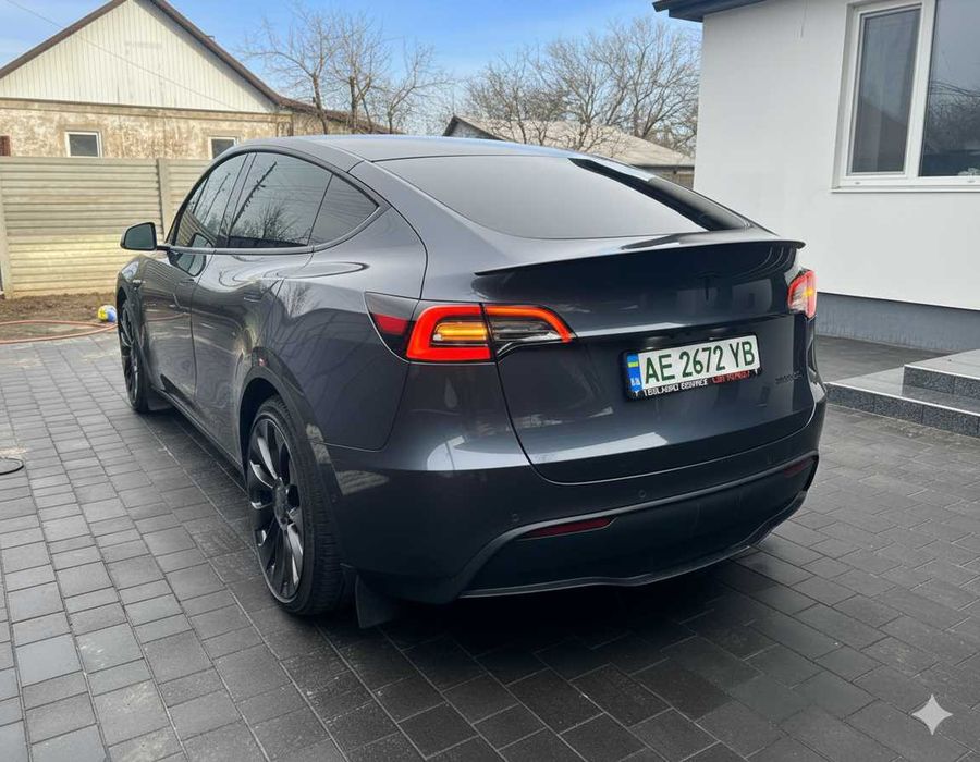 Tesla Model Y 2022• Performance 82 kWh Dual Motor (534 к.с.) AWD Base
