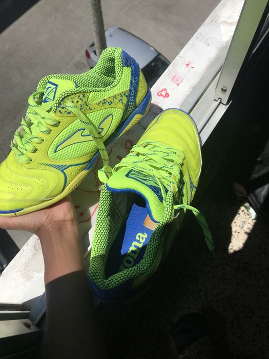 chuteiras/Botas de futsal profissional