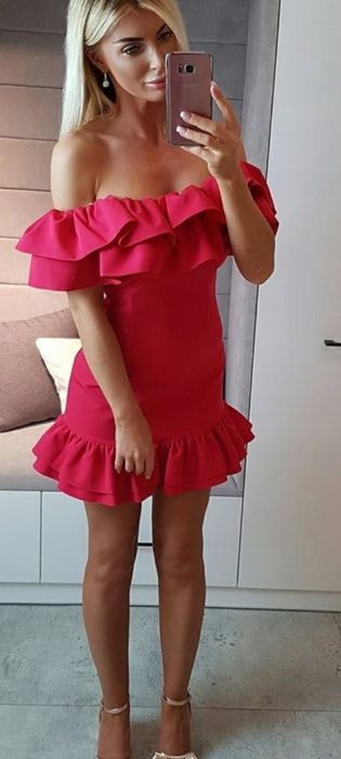 Piękna sukienka hiszpanka w kolorze fuksji