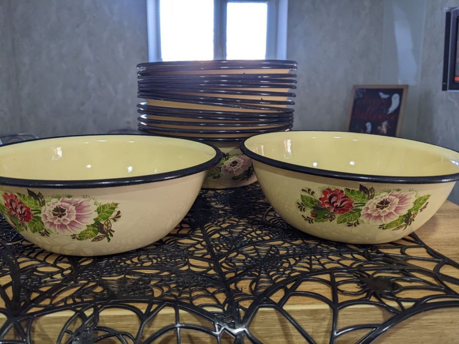 Емальована миска / салатник вінтажний