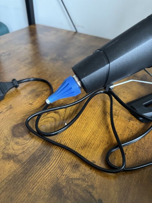 Najwyższej jakości pistolet do klejenia na gorąco marki Buhnen HB 196