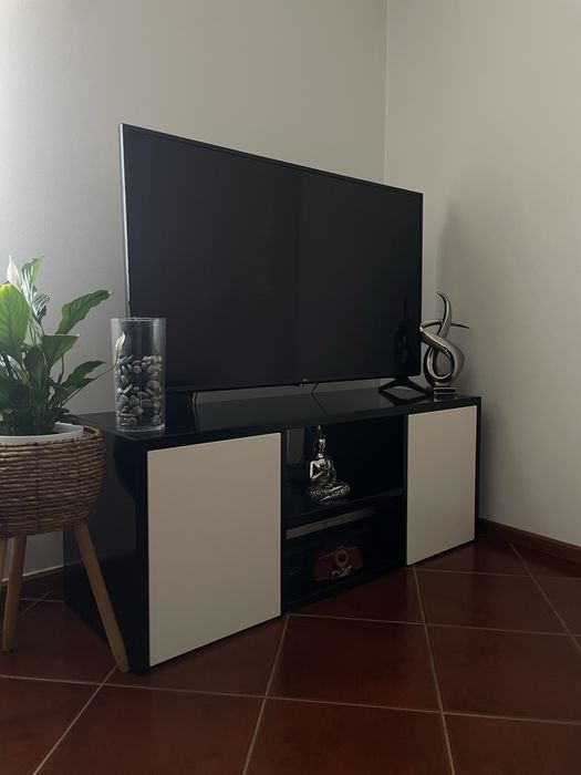 Móveis, Sofá e Mesa