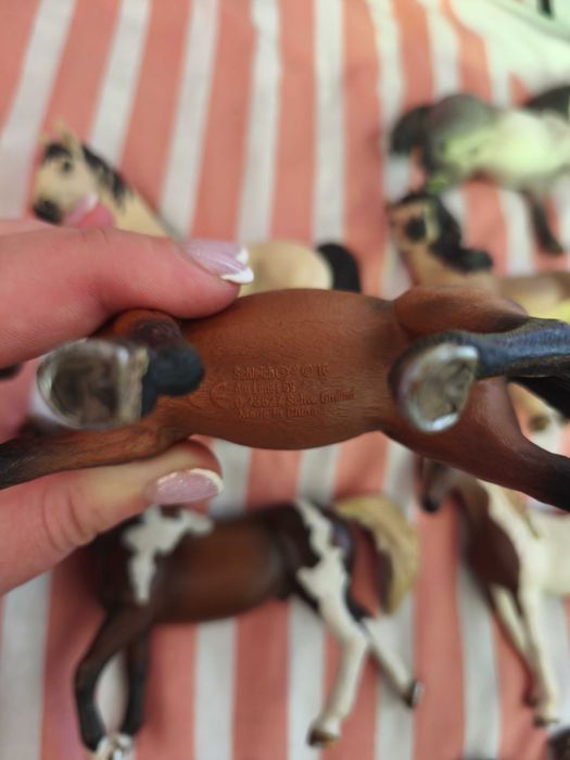 Продам фігурки коней "Schleich"