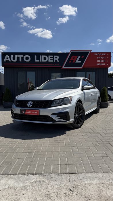 Volkswagen Passat Фольксваген Пассат B8 R-Line 2018 р 2,0 бензин 6АКПП Aisin