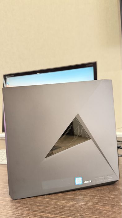 Asus rog gr 8 II компютер з монітором