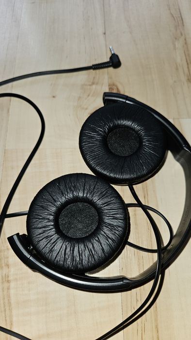 Słuchawki nauszne Sony na kabel