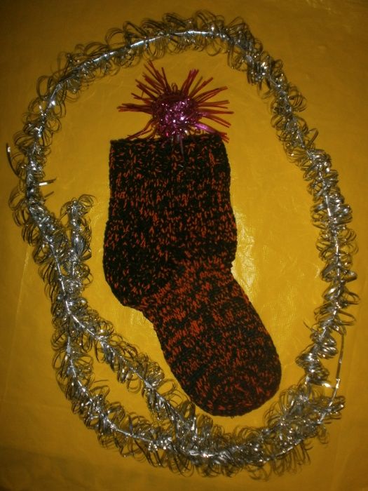 Новогодние вязаные носочки для подарков