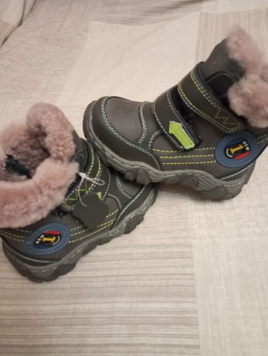 Зимние кожаные  ботинки на мальчика на меху 25 размер
