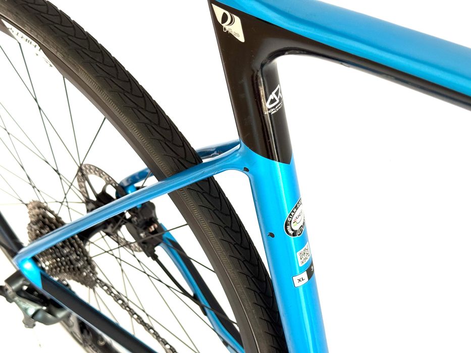 Rower szosowy karbonowy GIANT DEFY ADVANCED szosa carbon hydro disc