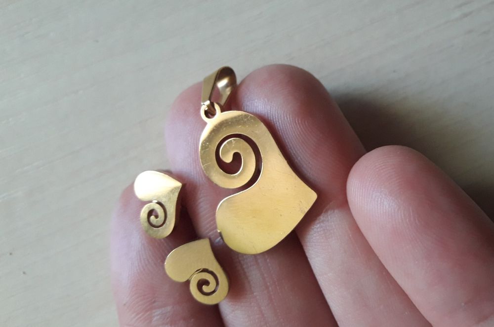 Продам набор серьги пусеты и подвеска