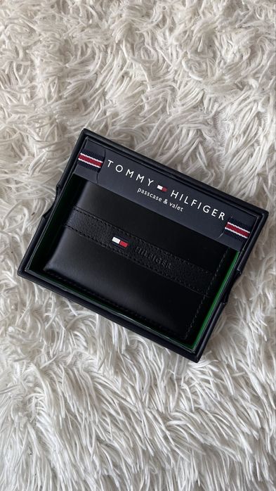 Гаманець чоловічий  чорний шкіряний Tommy Hilfiger