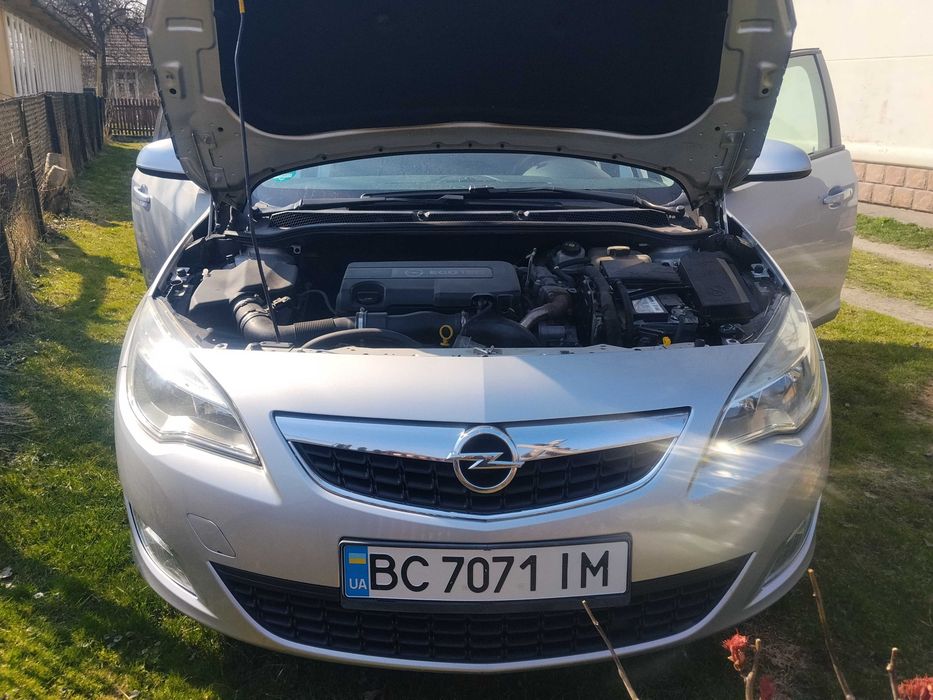 OPEL Astra j універсал