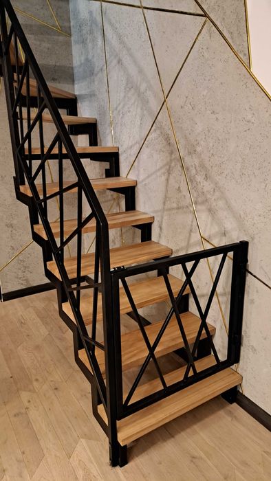 Schody zabiegowe stal drewno balustrada loft dolnośląskie