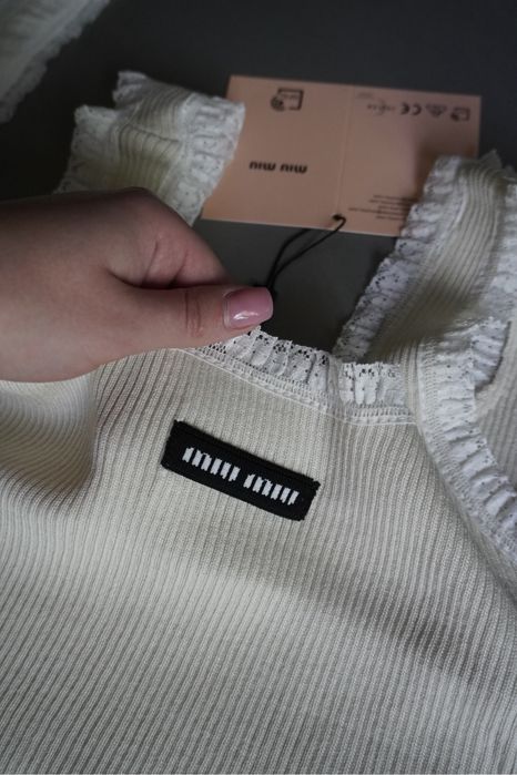 Майка Miu miu з мереживом , тренд 2026 року . Біла , бежева ,чорна . One size