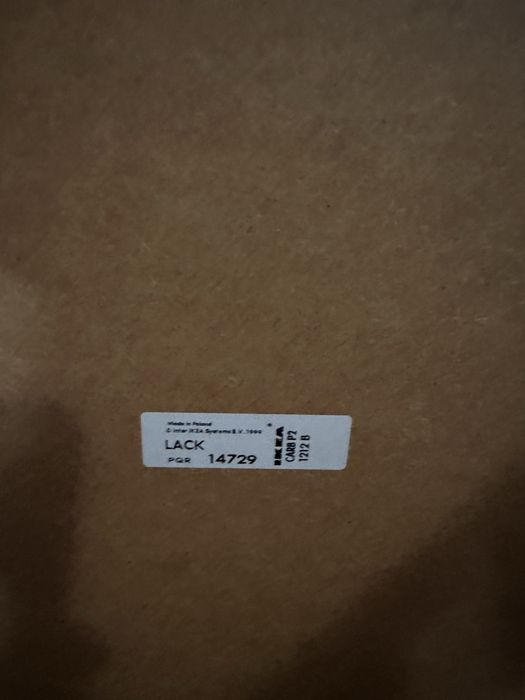 stół Lack Ikea.