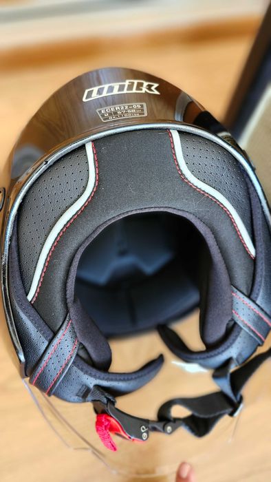 Casaco e capacete de mota novos para mulher