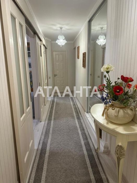 Продам 3 комнатную квартиру в кирпичном спецпроекте. Слободка