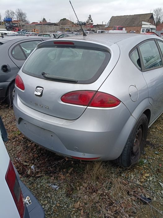 Seat Leon II błotnik drzwi. Części
