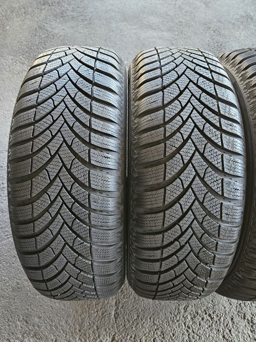 Kpl Opon Zimowe Semperit Speed-Grip 5 195.65.15 95T XL Rok 2023