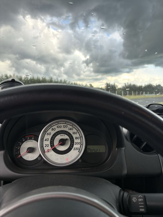 Samochod Mazda 2 2009r