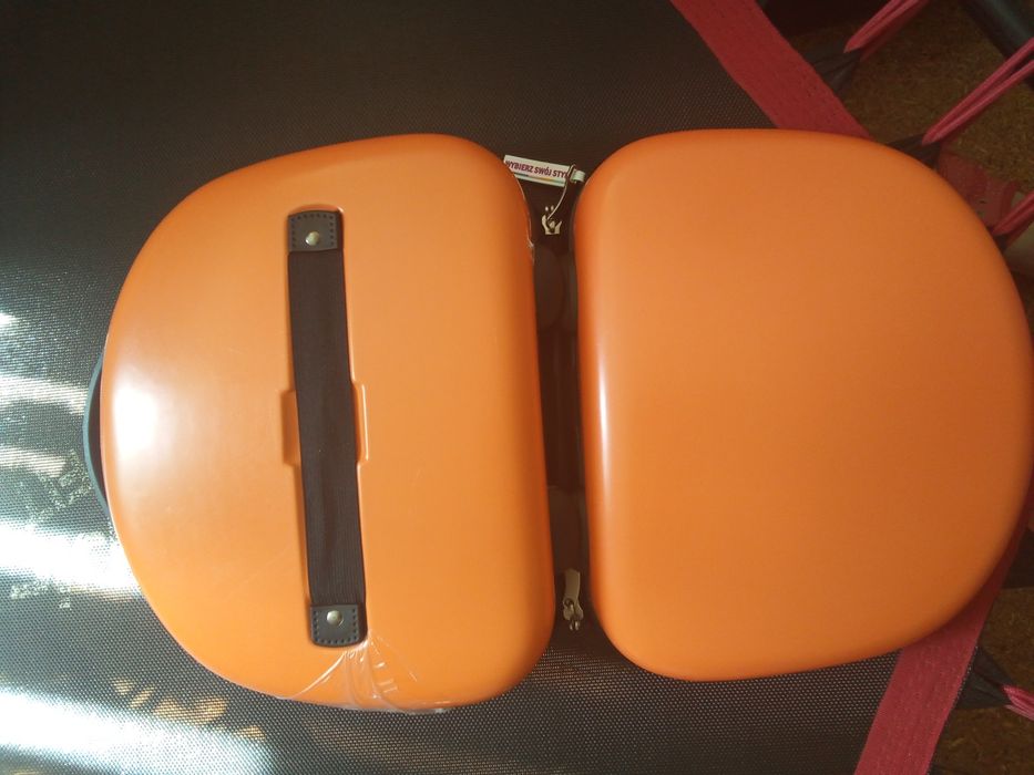 Kuferek pomarańczowy