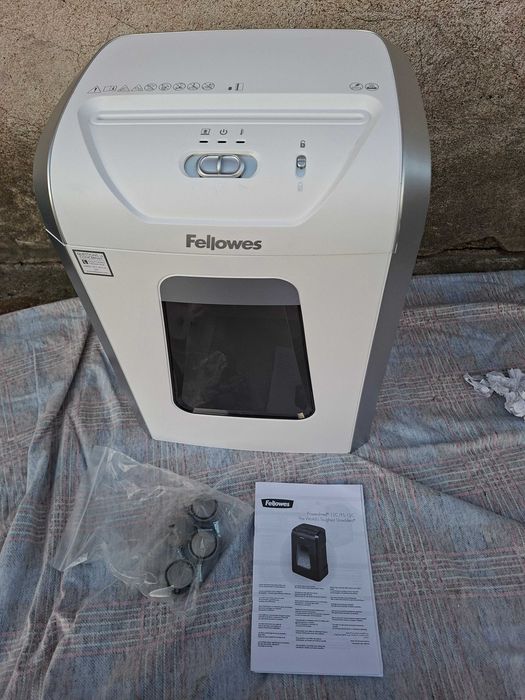 Fellowes FS-12C Niszczarka do papieru 19 l biała