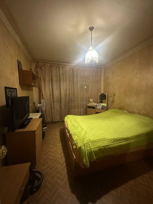 Продається 3-кім квартира по вул.Алмазній (мкр Карачуни) Є відновлення