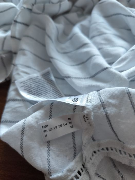 Asymetryczna bluzka hiszpanka z wiskozy z rozszerzanymi rękawami 7/8 r