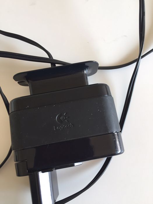 Colunas Logitech Pure Fi Ipod/ Iphone 4, 4s e adaptador